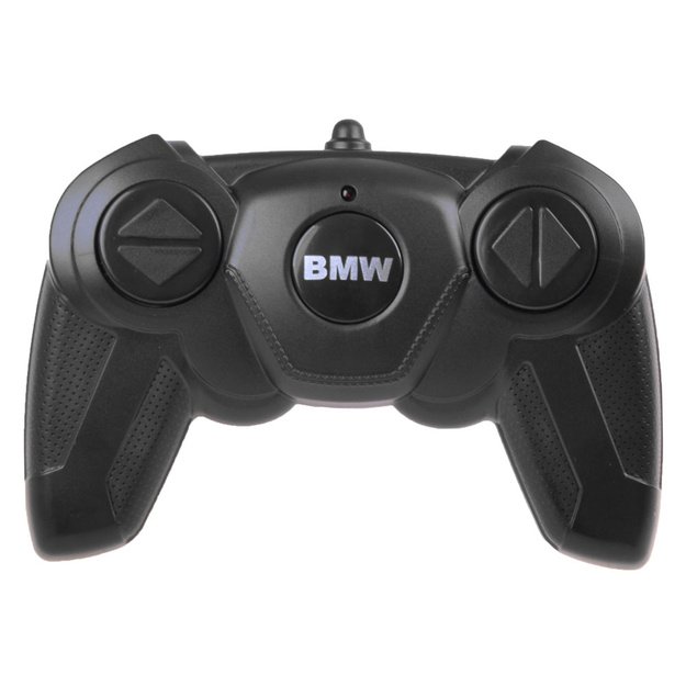 Nuotoliniu būdu valdomas raudonas BMW automobilis