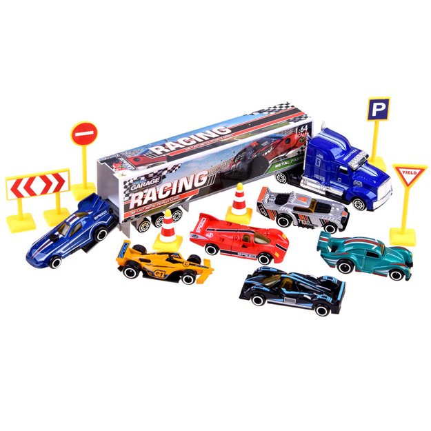 Sunkvežimis su automobiliais ir priedais