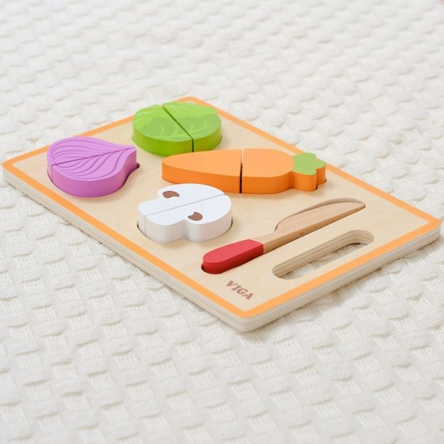 Medinė Montessori edukacinė dėlionė „Daržovės pjaustymui“, VIGA 3