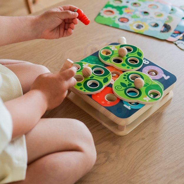 Medinis vikrumo žaidimas „Ištrauk vikšrus“ 2in1, TOOKY TOY  3
