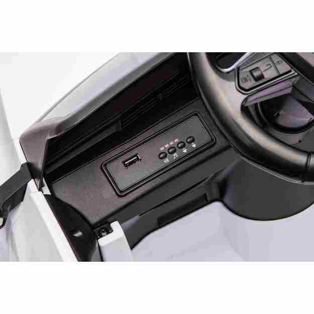Vienvietis elektromobilis Audi SQ8, baltas
