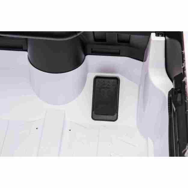 Vienvietis elektromobilis Audi SQ8, baltas