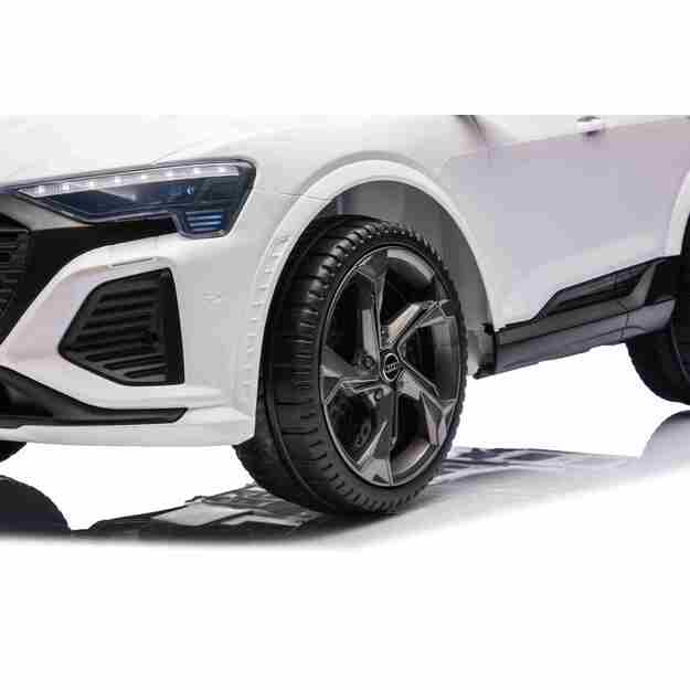 Vienvietis elektromobilis Audi SQ8, baltas