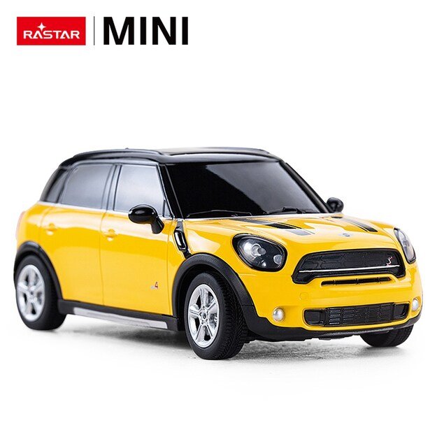 Nuotoliniu būdu valdomas Mini Countryman automobilis, geltonas