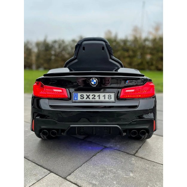 Vienvietis elektromobilis vaikams BMW M5, juodas lakuotas