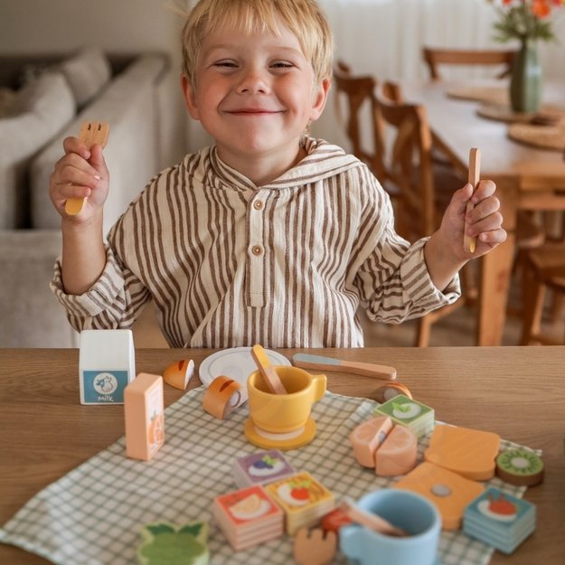 Medinis pikniko rinkinys vaikams su pjaustomais vaisiai, TOOKY TOY 1