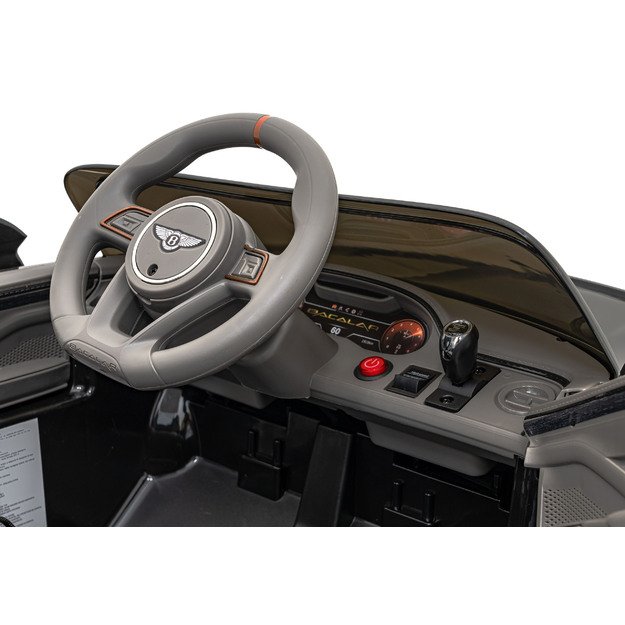 Vienvietis elektromobilis Bentley Bacalar, juodas
