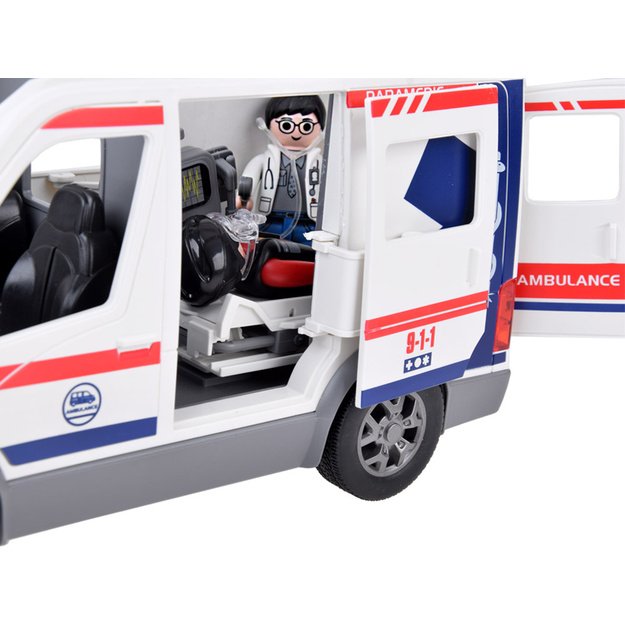 Interaktyvus greitosios pagalbos automobilis su priedais