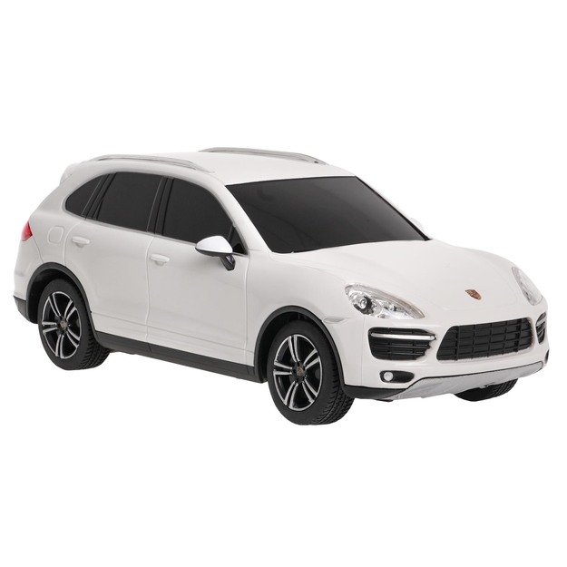 Nuotoliniu būdu valdomas Porsche Cayenne Turbo automobilis, baltas