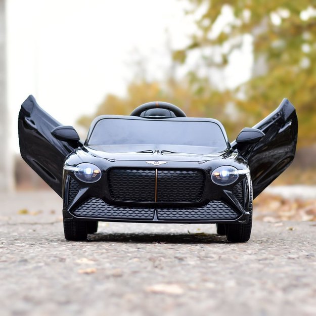 Vienvietis elektromobilis Bentley Bacalar, juodas