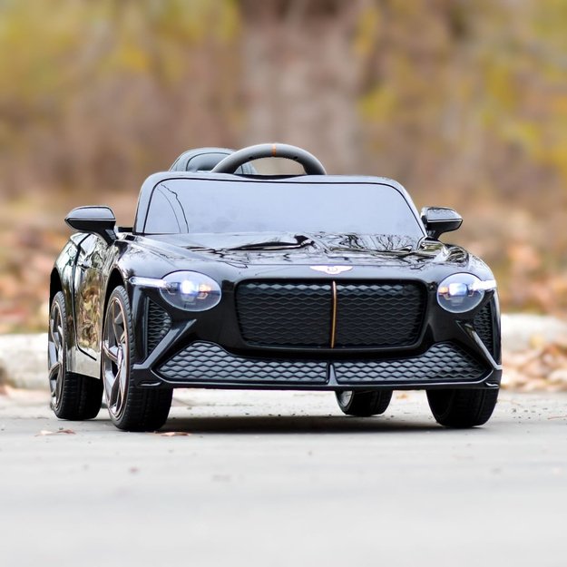 Vienvietis elektromobilis Bentley Bacalar, juodas