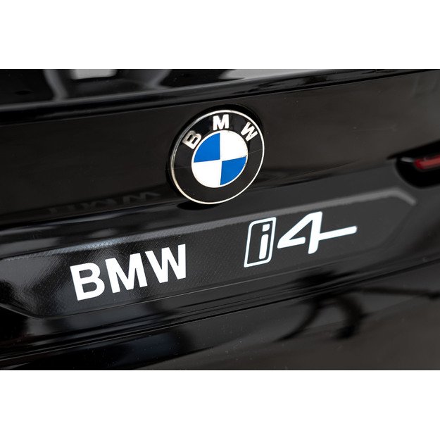 Vienvietis elektromobilis BMW I4, juodas