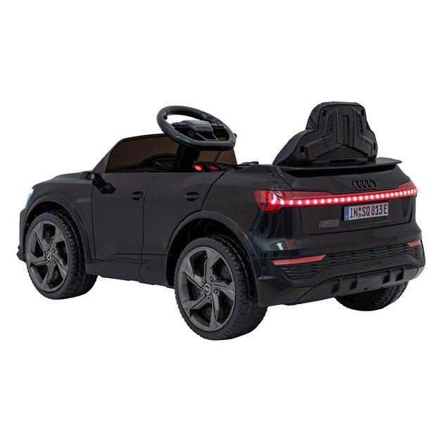 Vienvietis elektromobilis Audi SQ8, juodas