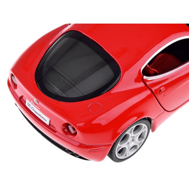 Metalinis Alfa Romeo 8C Competizione automobilis su garso ir šviesos efektais