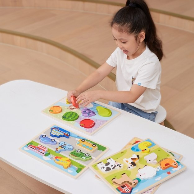 Medinė Montessori dėlionė 2in1, ūkis, VIGA