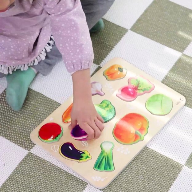 Medinė Montessori daržovių dėlionė vaikams, CLASSIC WORLD
