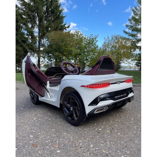 Vienvietis elektromobilis Bentley Bacalar, baltas