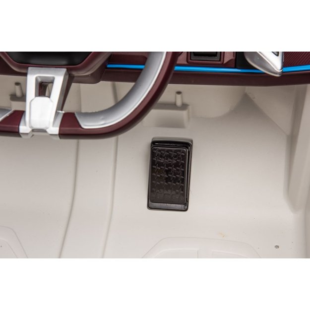 Vienvietis elektromobilis vaikams BMW I4 4x4, baltas 12