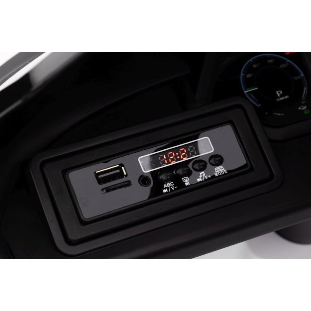 Vienvietis elektromobilis Audi E-Tron GT QLS-6888, baltas