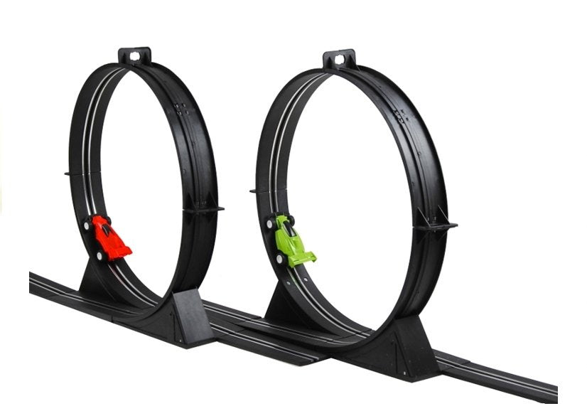 Automobilių lenktynių trasa su automobiliais