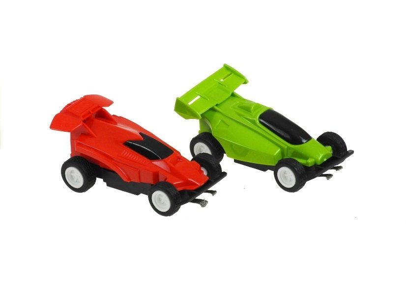 Automobilių lenktynių trasa su automobiliais