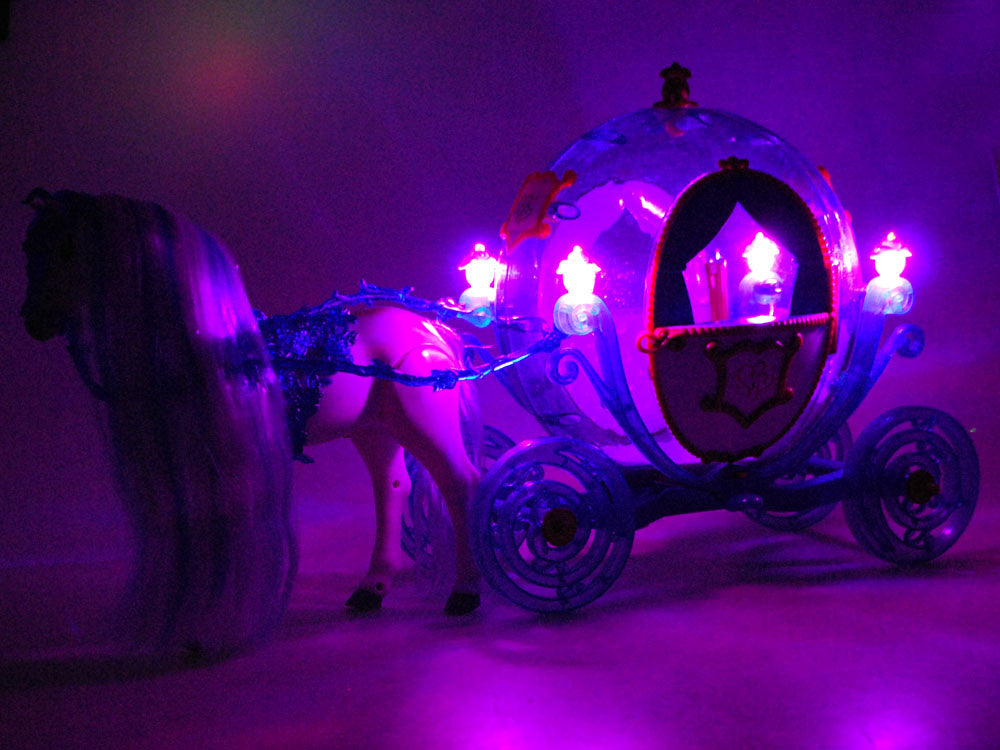 Lėlė Pelenė su karieta ir arkliu