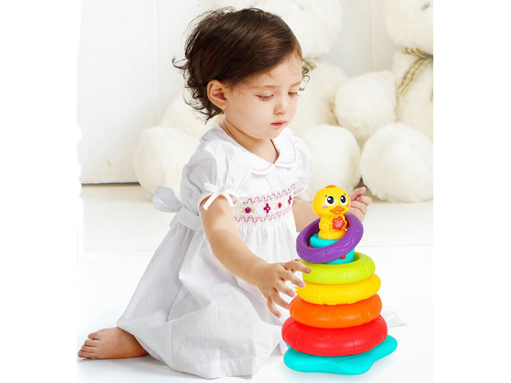 Interaktyvi piramidė antis, Hola