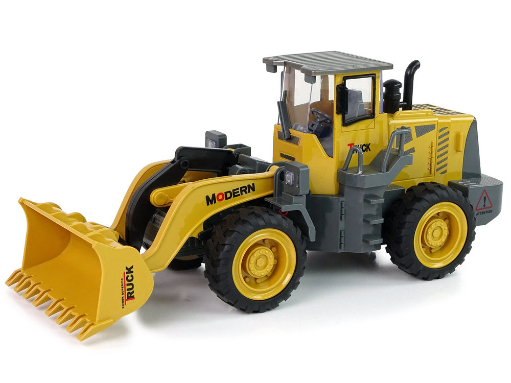 Nuotoliniu būdu valdomas traktorius