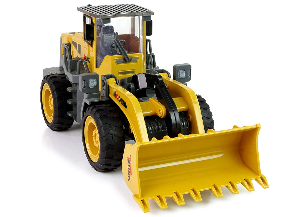 Nuotoliniu būdu valdomas traktorius