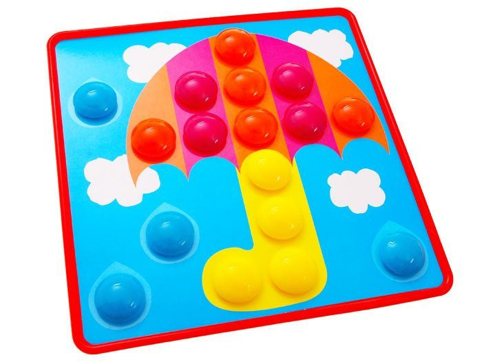 Kūrybinė mozaika su nuotraukomis ir segtukais