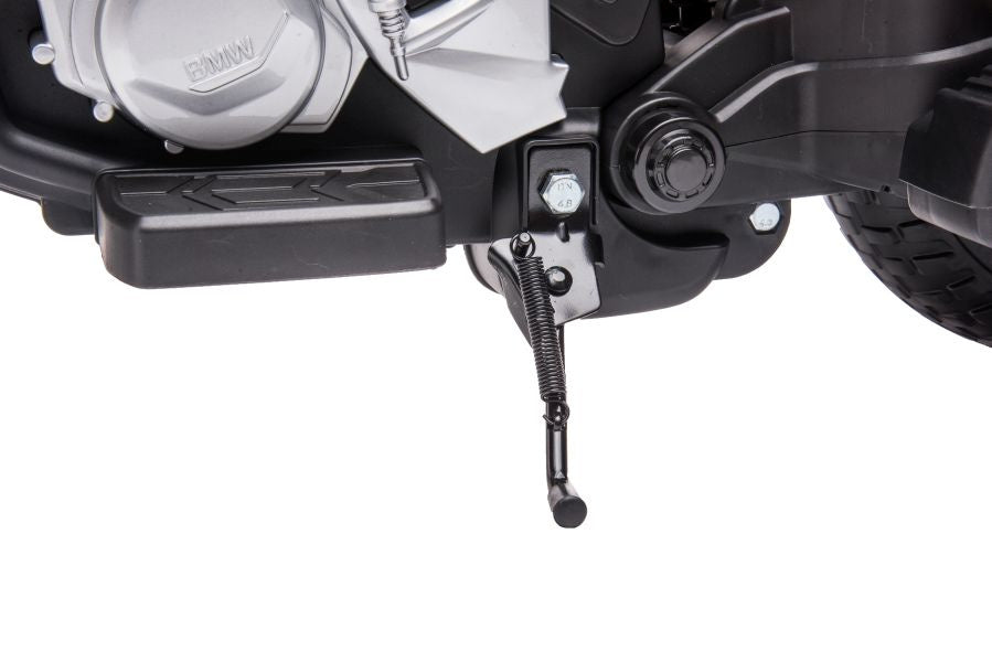 Elektrinis BMW motociklas, baltas