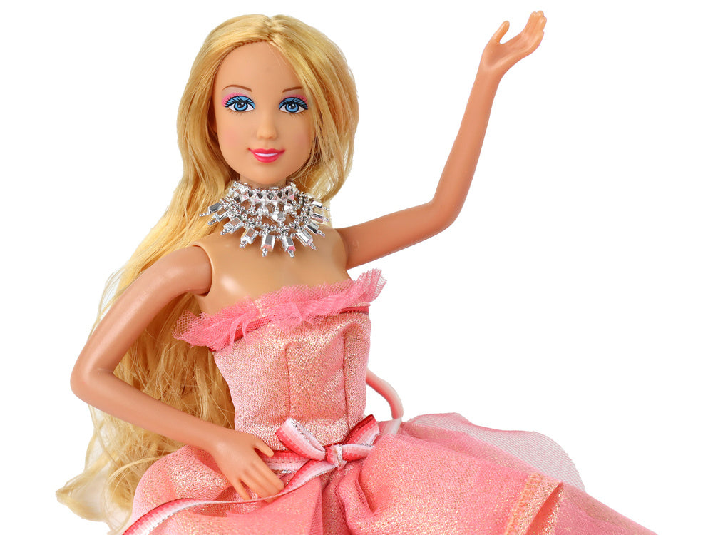 Lėlė su vakarinių suknelių rinkiniu ir priedais