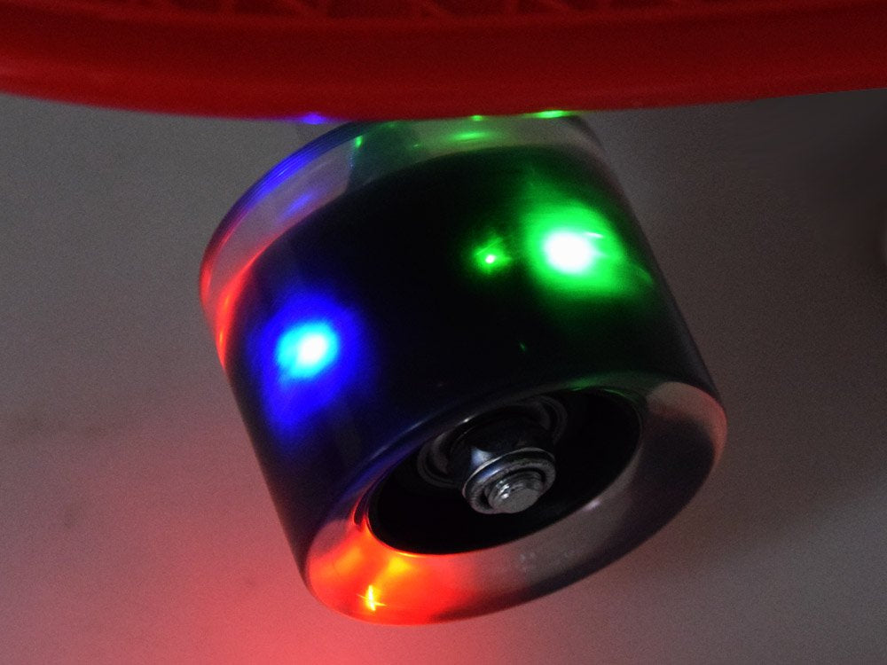 Riedlentė su šviečiančiais ratukais