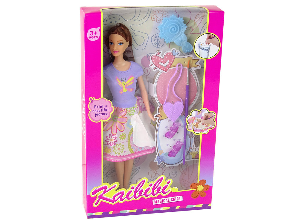 Lėlė rudais plaukas su priedais