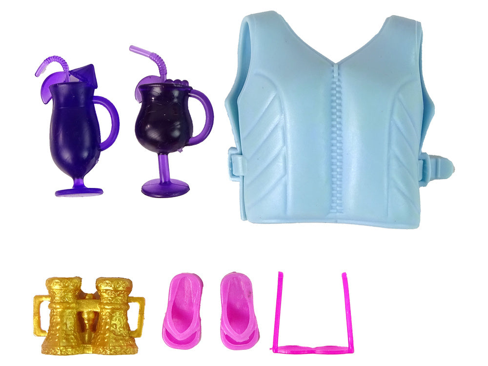 Lėlė su motorine valtimi ir priedais