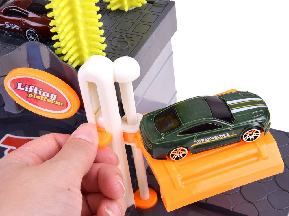 Žaislinė dviejų aukštų automobilių plovykla su automobiliais