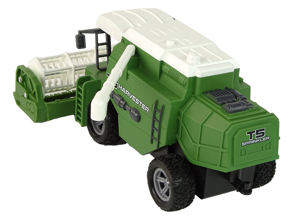 Nuotoliniu būdu valdomas kombainas, žalias