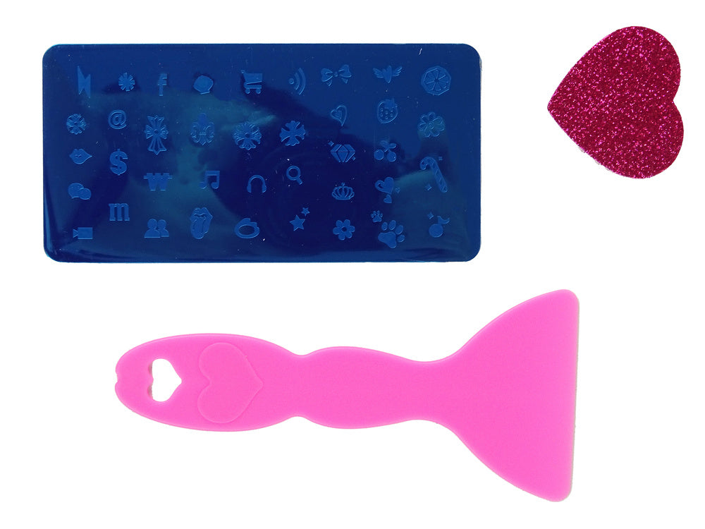 Makiažo ir nagų rinkinys rožiniame lagamine