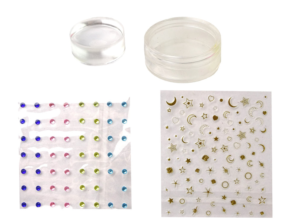 Makiažo ir nagų rinkinys rožiniame lagamine