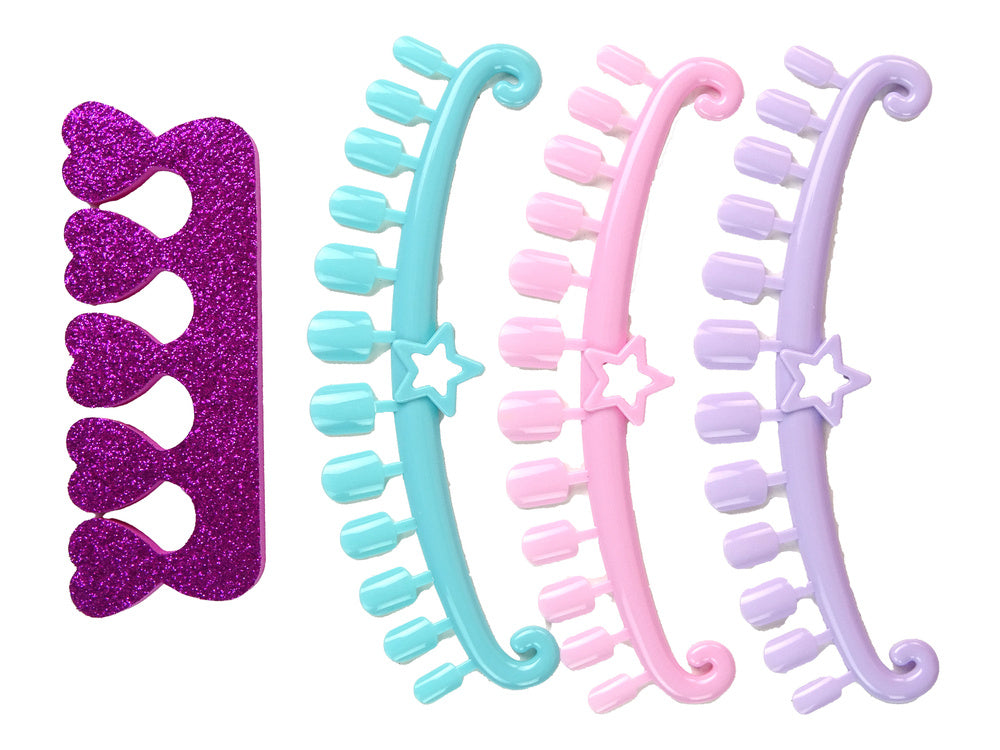 Makiažo ir nagų rinkinys rožiniame lagamine