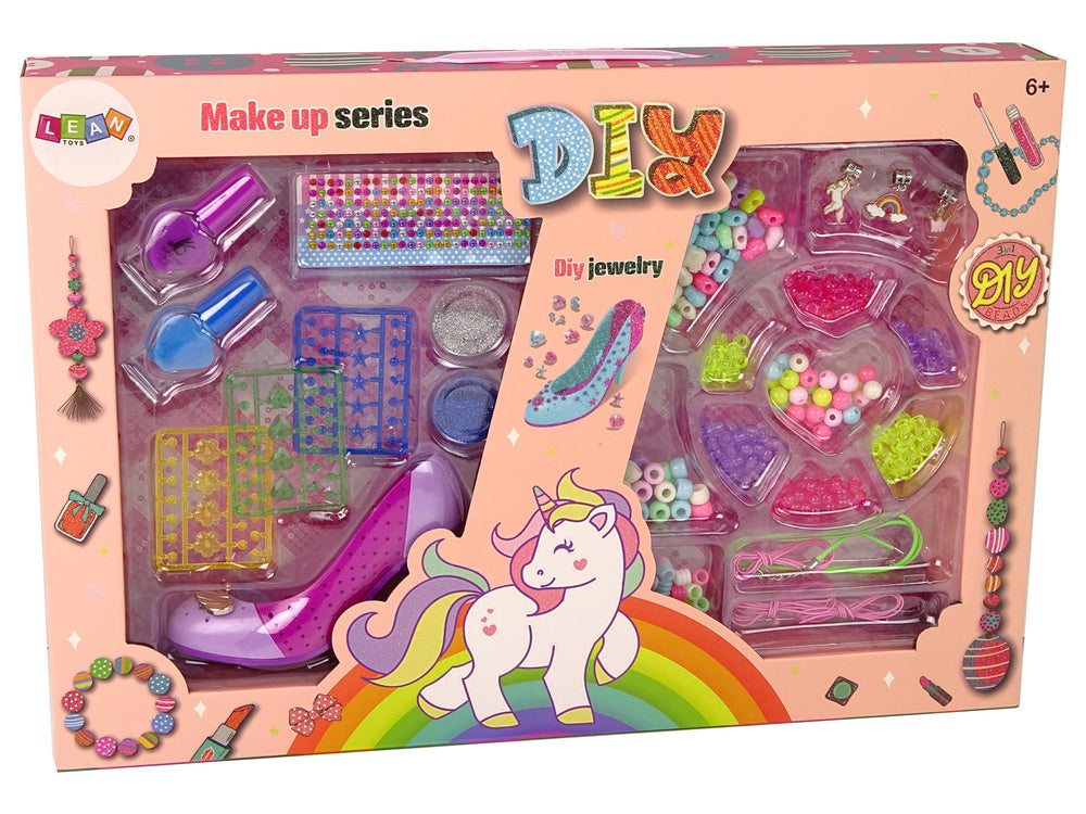 Spalvingas manikiūro ir papuošalų rinkinys