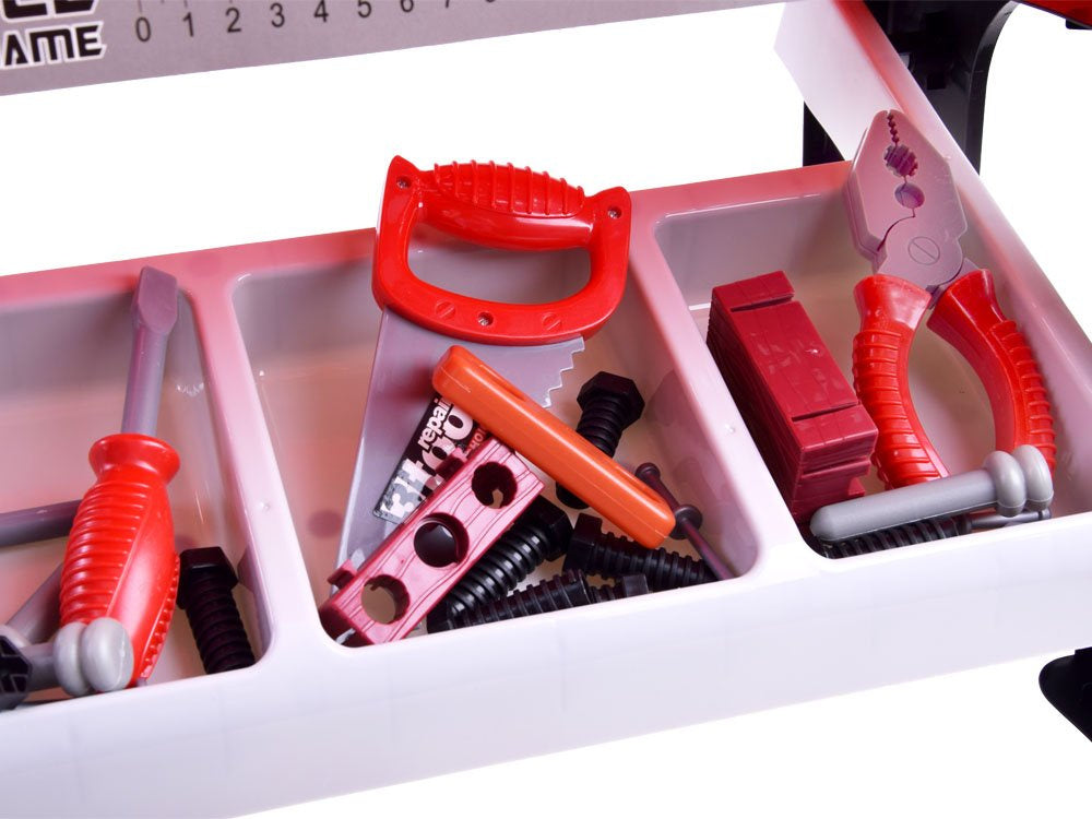 Meistro dirbtuvių stalas su įrankių rinkiniu