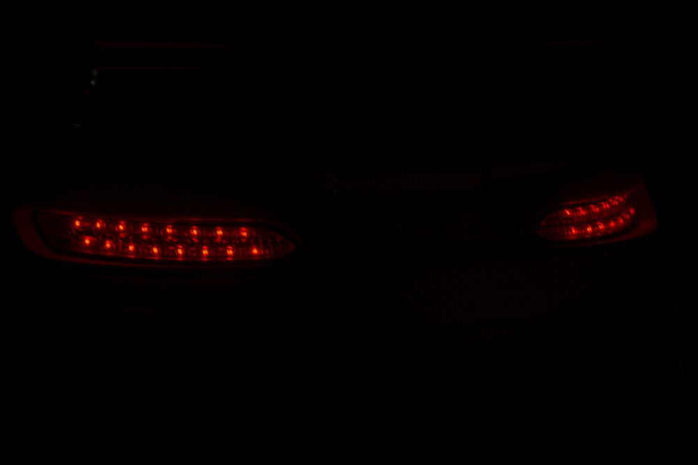 Vienvietis elektrinis sportinis automobilis Mercedes AMG GT3 vaikams, baltas