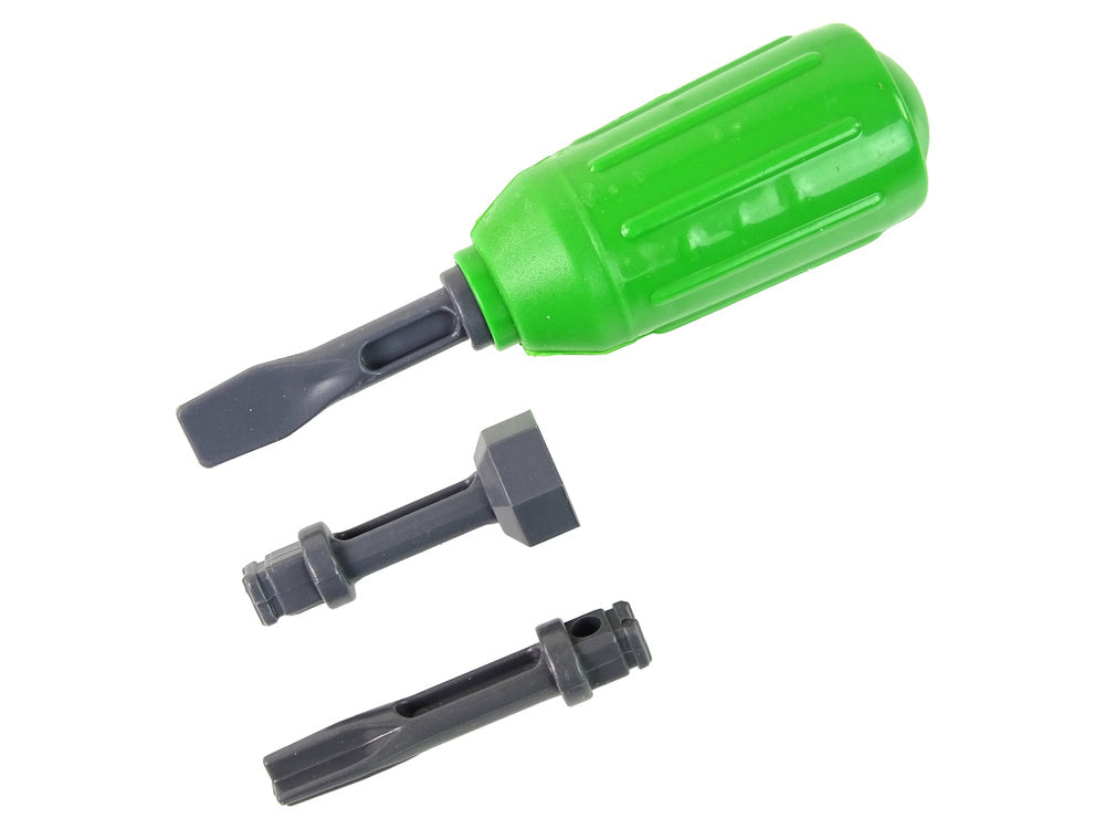 Sunkvežimis su mediena ir priedais, žalias