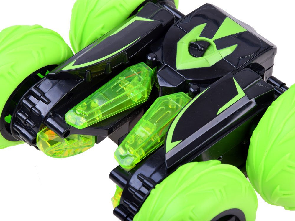 Nuotoliniu būdu valdomas kaskadinis automobilis SY004, žalias