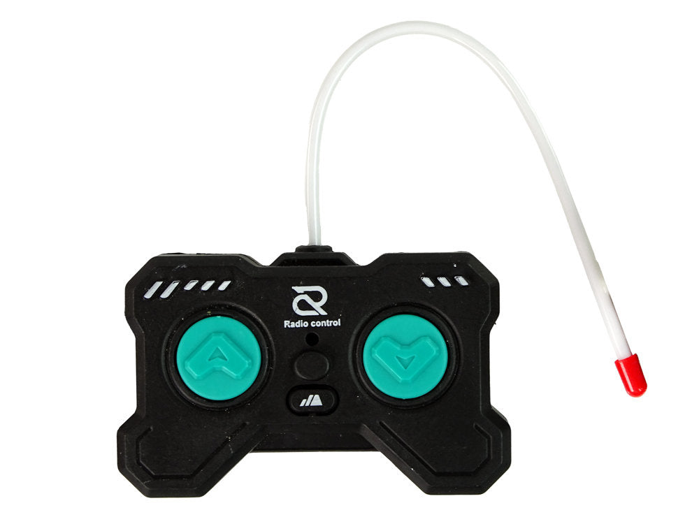 Nuotoliniu būdu valdomas reaktyvinis lėktuvas, baltas