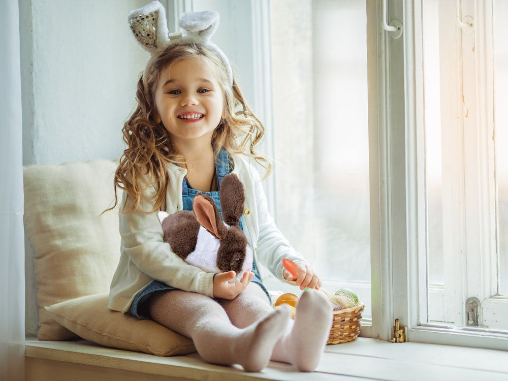 Interaktyvus rudas triušis su morka