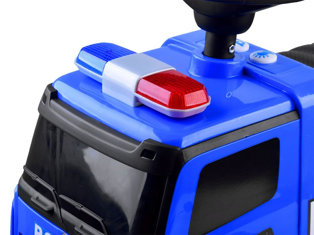 Paspiriamas policijos automobilis, mėlynas