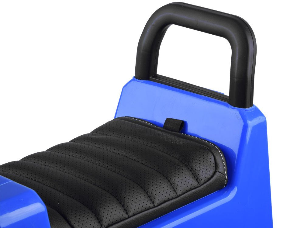 Paspiriamas policijos automobilis, mėlynas