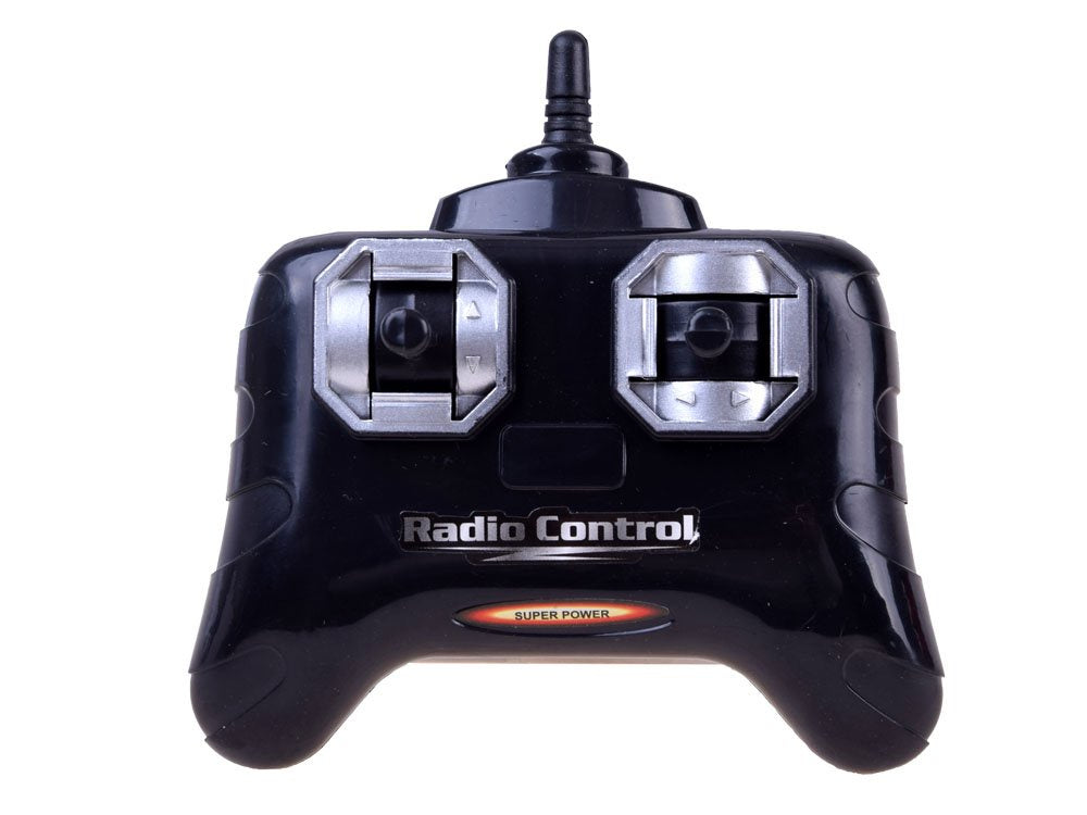 Nuotoliniu būdu valdomas raudonas BMW automobilis